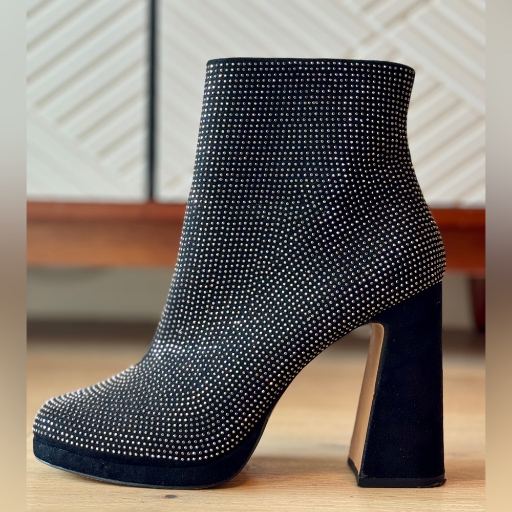 ASOS Embellished platform boots - Size US 9/ UK 7
